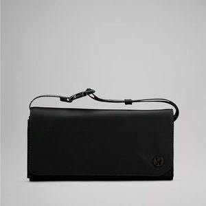 NWT Lululemon wallet clutch crossbody bag
